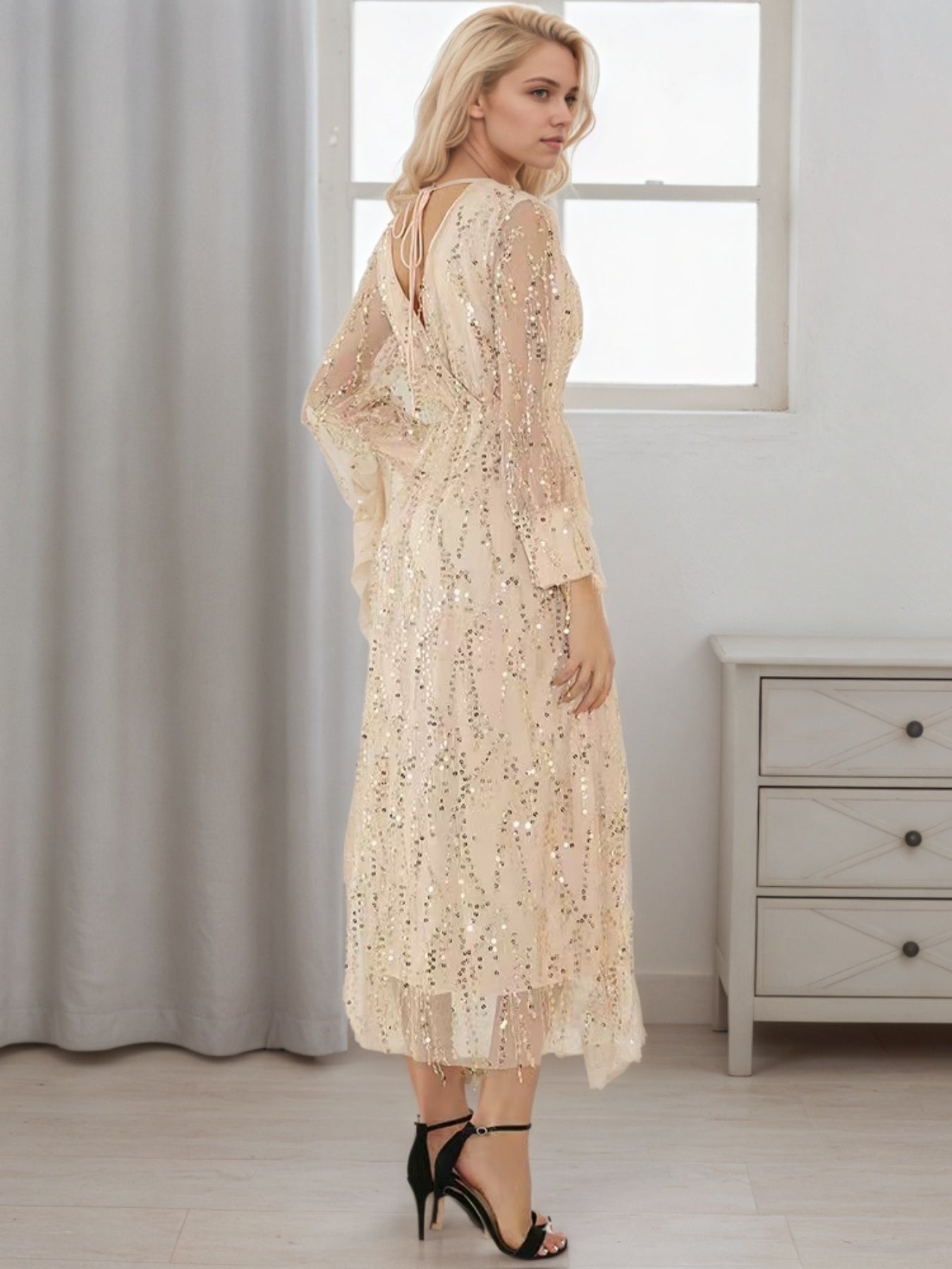 New Women's Best-selling Women's Clothing, Spring And Summer New Long-sleeved Sequined Fringed Women's Long Dress