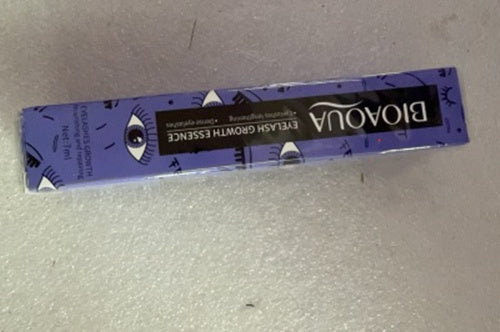 Soin liquide nourrissant pour les cils. Nourrit les racines des cils. Apport nutritionnel complémentaire. Nourrit en profondeur et répare les cils pour les rendre plus épais, plus fins et plus bouclés.